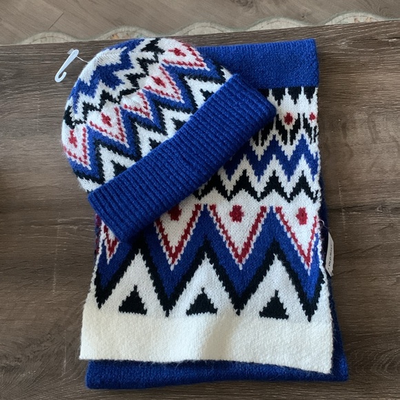 BUNDLE: Old Navy Unisex Fair Isle Beanie & Scarf Bundle - Picture 6 of 17